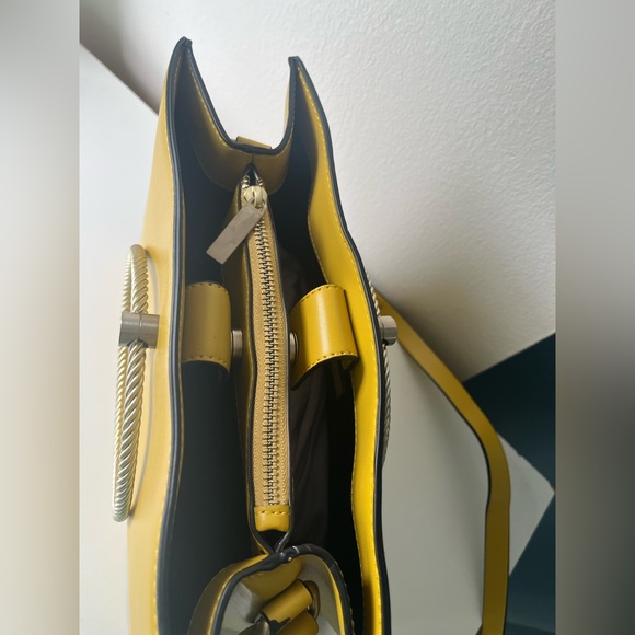 ZARA RARE Unusual Big Square Bag Harvest Gold with Metal Handles EUC - Picture 4 of 8